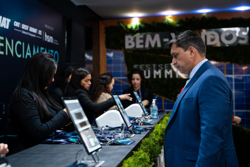 SEST SENAT SUMMIT 2024 - CREDENCIAMENTO - AGÊNCIA DOIX